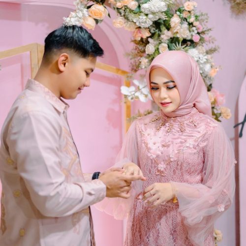 6. AKAD DAN RESEPSI LATAR DEPAN dandi