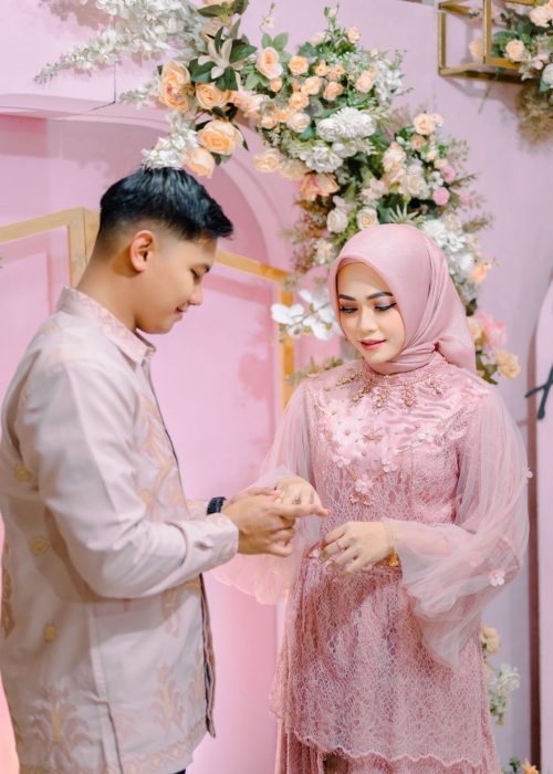 6. AKAD DAN RESEPSI LATAR DEPAN dandi