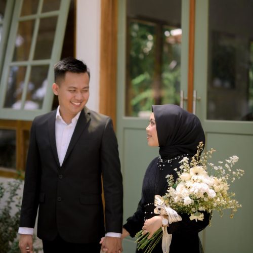 Best Moment 1, Resepsi rizka madian